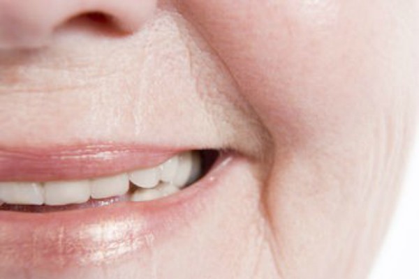 Violeta colgante menor Arrugas alrededor de la boca, ¿Por qué aparecen y cómo tratarlas?