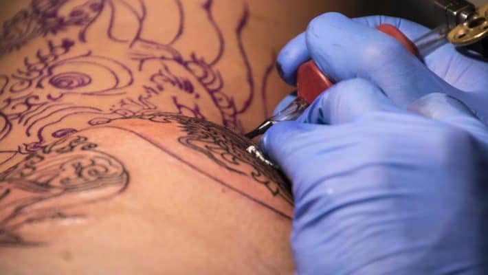 La Tinta de los Tatuajes puede ser Riesgosa para la Salud