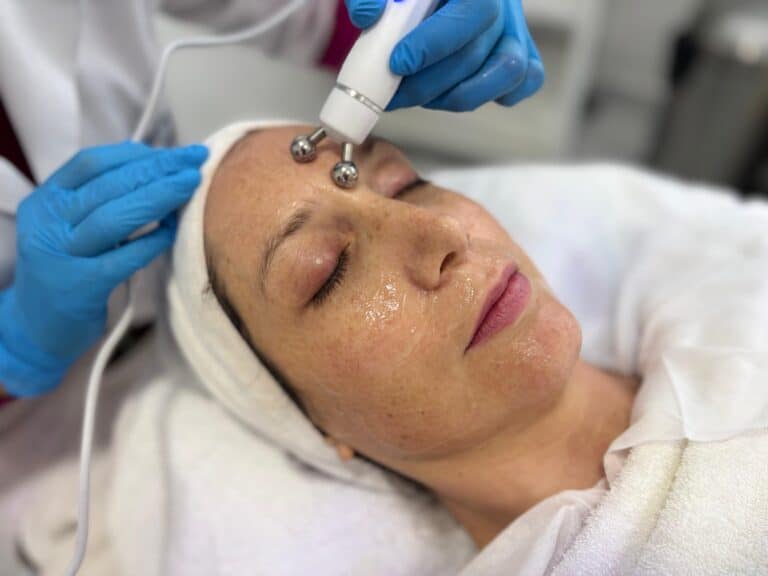 Hydra Facial Glow